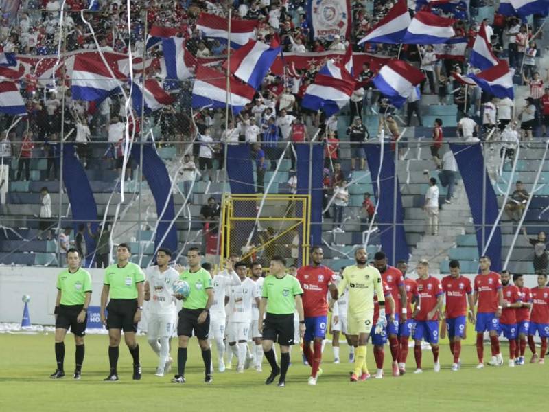 Bonito ambiente se vivió en el estadio Morazán con motivo del duelo Platense vs Olimpia.