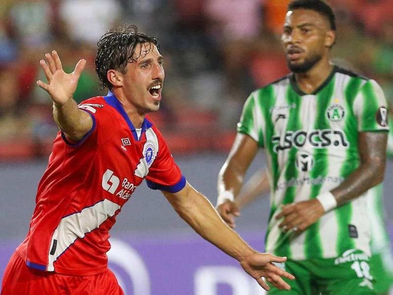 Imanol Enríquez marcó el primer gol del Olimpia en la victoria lograda en el estadio Rommel Fernández.
