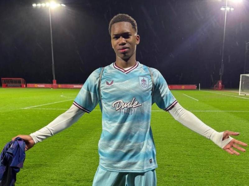Keyvan Figueroa forma parte del Burnley de Inglaterra.