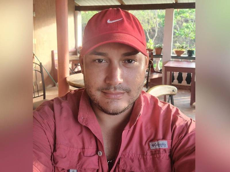 Fotografía en vida de Ángel Rolando López.