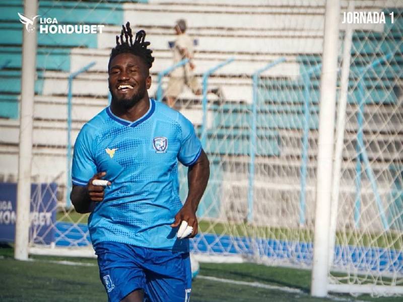 Génesis FC y Choloma se enfrentan esta tarde en el Estadio Suazo Córdova.