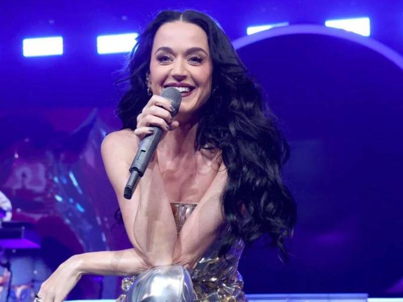 Katy Perry se mostró muy emocionada de confirmar la noticia.