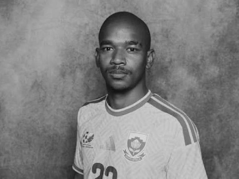 El mundo del fútbol amaneció de luto luego de confirmarse la trágica noticia sobre la muerte del jugador Jayden Adams de Sudáfrica.
