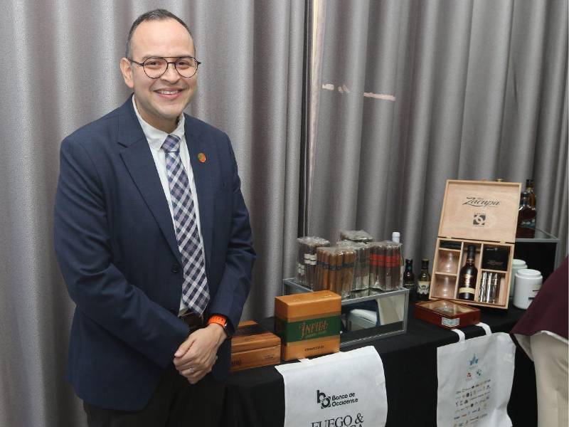 Leonel Rivas, gerente corporativo de Mercadeo y Estrategia Comercial de Banco de Occidente, destaca el impacto económico del sector tabacalero.