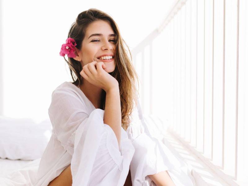 La estética clean girl predica el ejemplo de una mujer dulce y elegante.