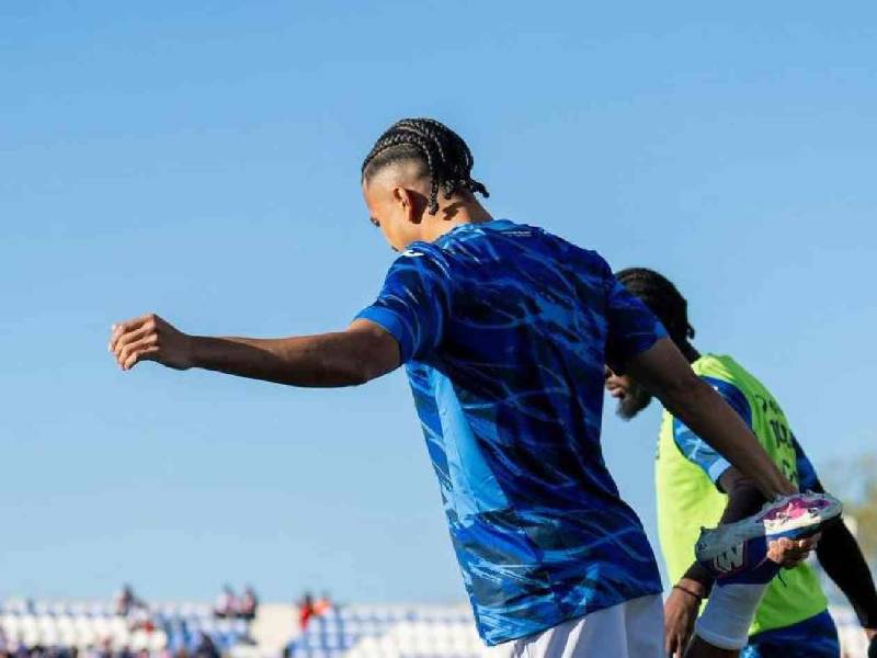 Honduras y Perú juegan este martes en el Estadio Municipal de Butarque en España.