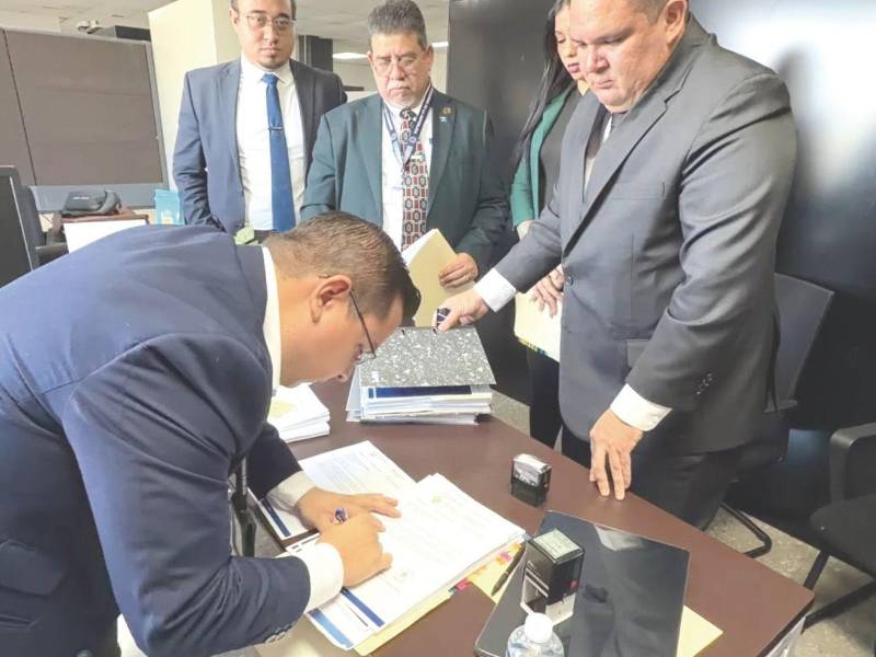 La Comisión Liquidadora señaló desembolsos por L54 millones durante 18 meses por servicios de asesoría de un ciudadano venezolano contratado durante la administración anterior.