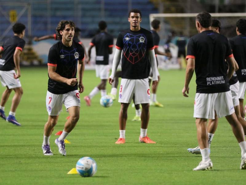 Olimpia y Lobos UPNFM miden sus fuerzas este domingo en el Estadio Nacional.