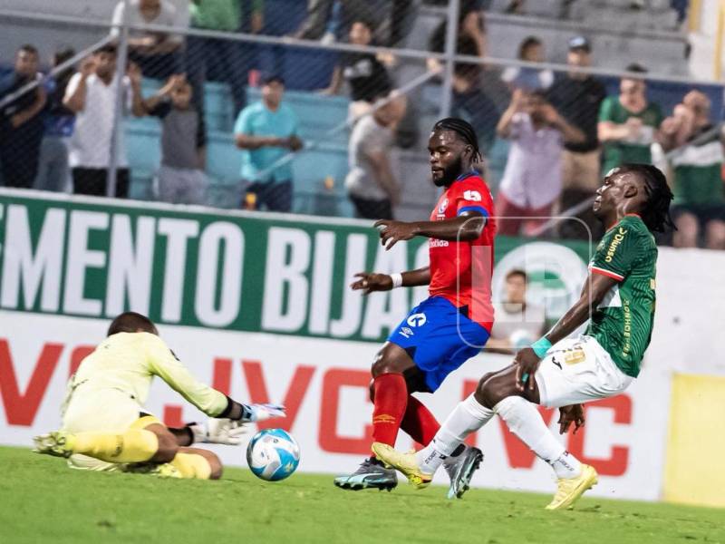 Marathón y Olimpia se enfrentan esta noche en el Estadio Morazán por la jornada 5 de las triangulares.