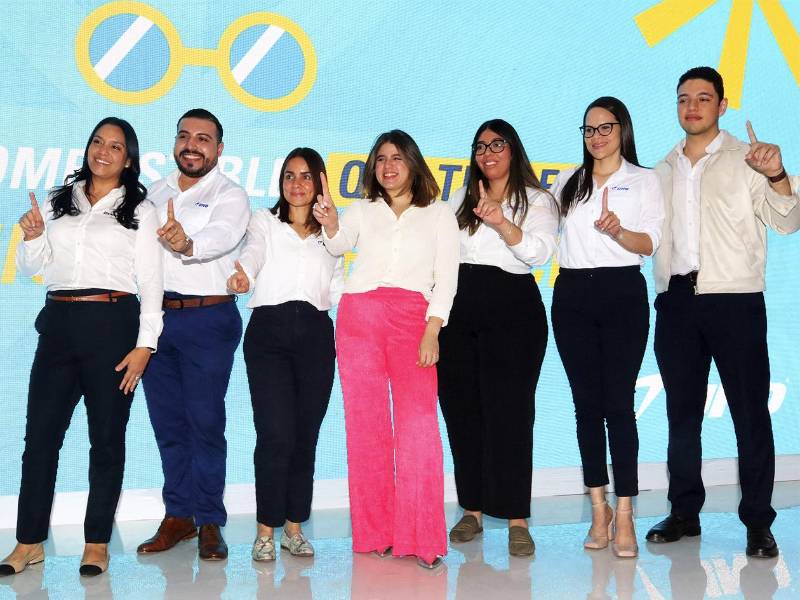 UNO Honduras y sus colaboradores celebran el lanzamiento de la promoción más esperada del verano.