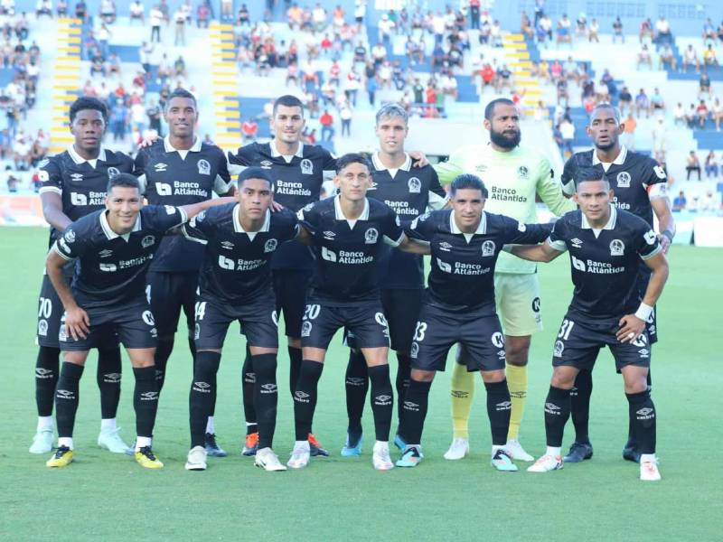 El 11 titular del Olimpia que mandó a la cancha Eduardo Espinel para el duelo ante Victoria.