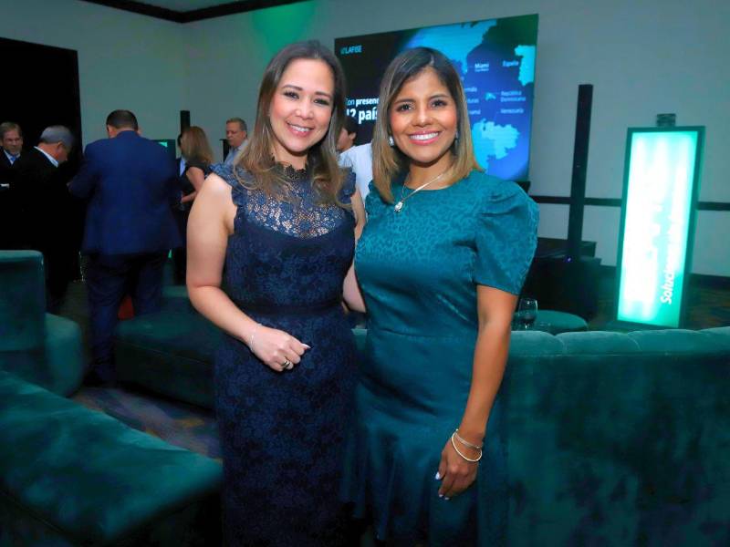 Pamela Coello, gerente regional de Mercadeo y Relaciones Públicas, y Tania Lozano, gerente de Mercadeo de Banco LAFISE Honduras.