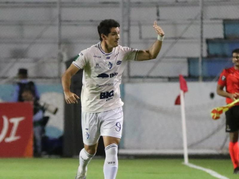 Cartaginés se puso en ventaja en el inicio del juego.