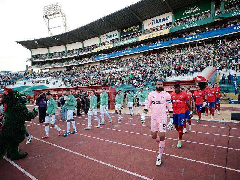 Marathón y Olimpia empataron 2-2 en el estadio Olímpico de San Pedro Sula en un clásico intenso de principio a fin.