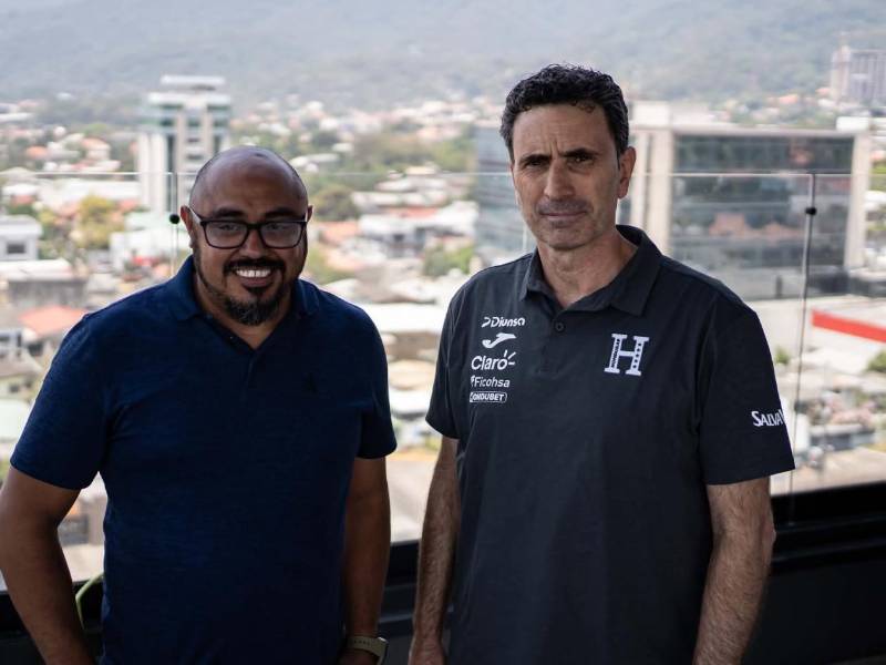 El periodista Kelvin Coello conversó con el entrenador José Francisco Molina.