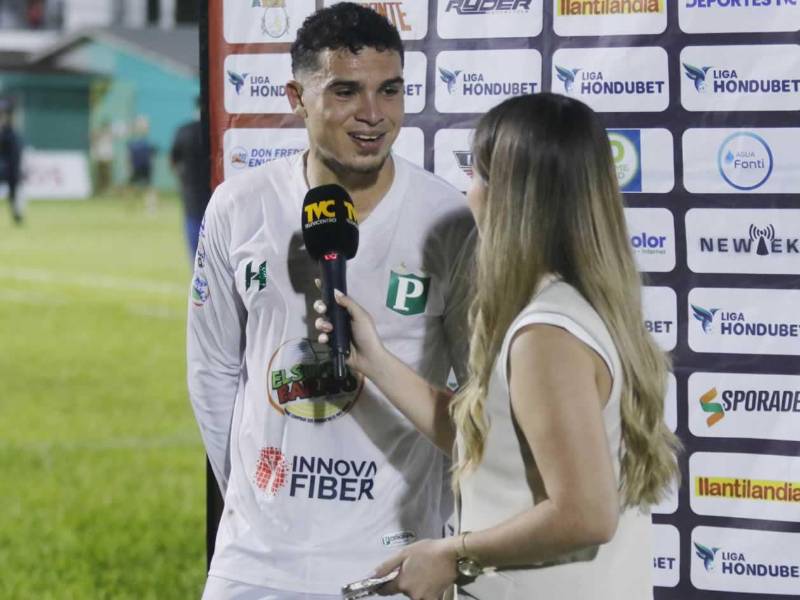 Erick Puerto atendió a los medios de comunicación al final del partido y se mostró muy emocionado.