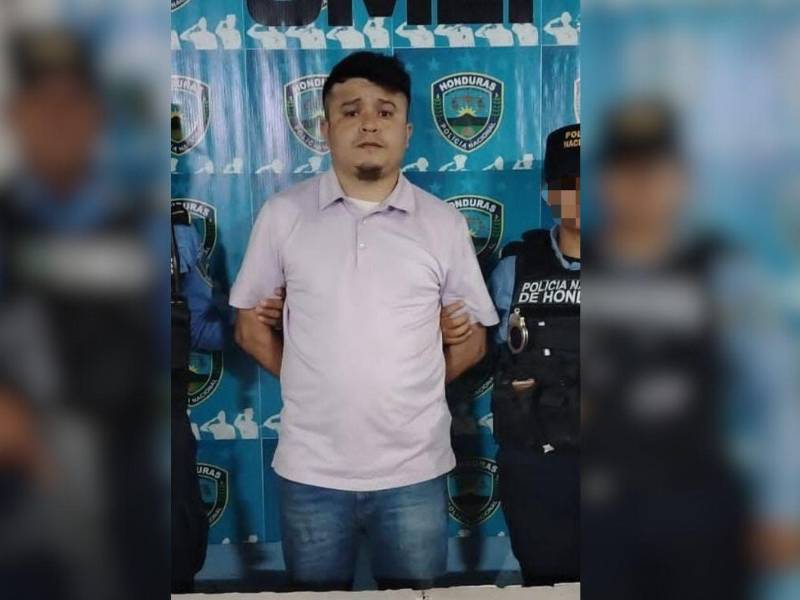 Momentos de la detención del hombre de 25 años en la colonia Perfecto Vásquez de San Pedro Sula.