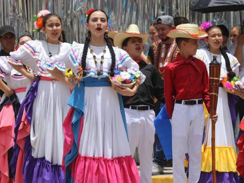 El Grupo Folclórico Casa de la Cultura deleitó con sus piezas de danza.