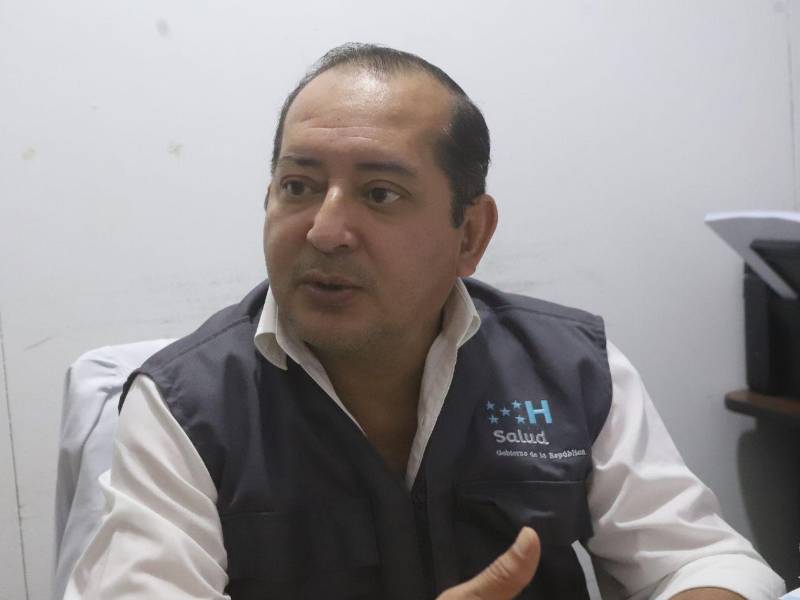 El doctor Wilmer Euceda durante una entrevista con Diario LA PRENSA.