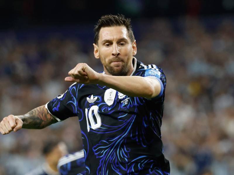 El festejo de Leo Messi tras su golazo de tiro libre en el tramo final del Jordania vs Argentina.