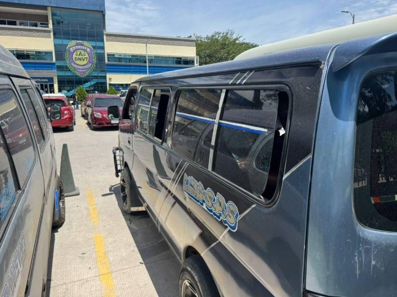 Los operativos también verifican que los buses que circularán durante el feriado Morazánico cumplan con las condicionesde de seguridad, en coordinación con el IHTT, Copeco y Bomberos.