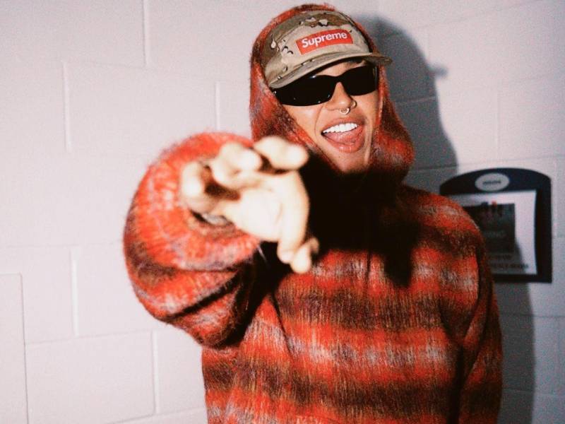 Este año, el joven de apenas 21 años de edad fue nominado a premio Lo Nuestro por su tema “Calor” junto con Nicky Jam.