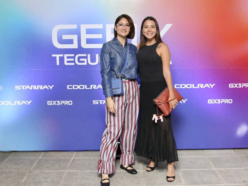 Fabiola Pineda y María José Paz participaron en la apertura del nuevo showroom de Geely Auto en Tegucigalpa, una velada que reunió a invitados especiales para conocer las novedades de la marca.