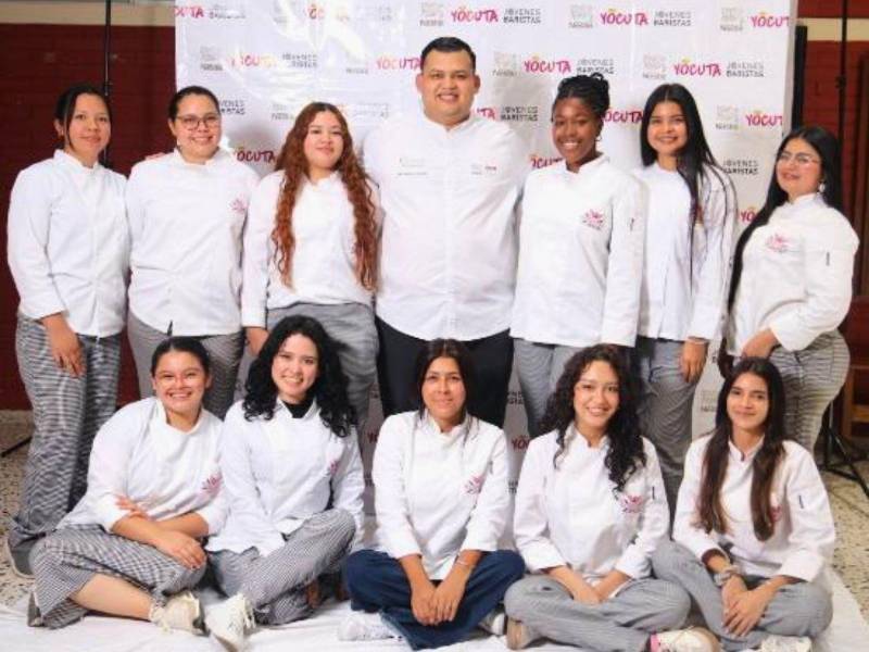 Los jóvenes que participan en los Programas YOCUTA y Nestlé Jóvenes Baristas fortalecen sus competencias profesionales en gastronomía y el café.