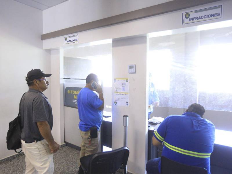 La Dirección Nacional de Vialidad y Transporte cuenta con una ventanilla exclusiva para la atención y pago de infracciones de tránsito.