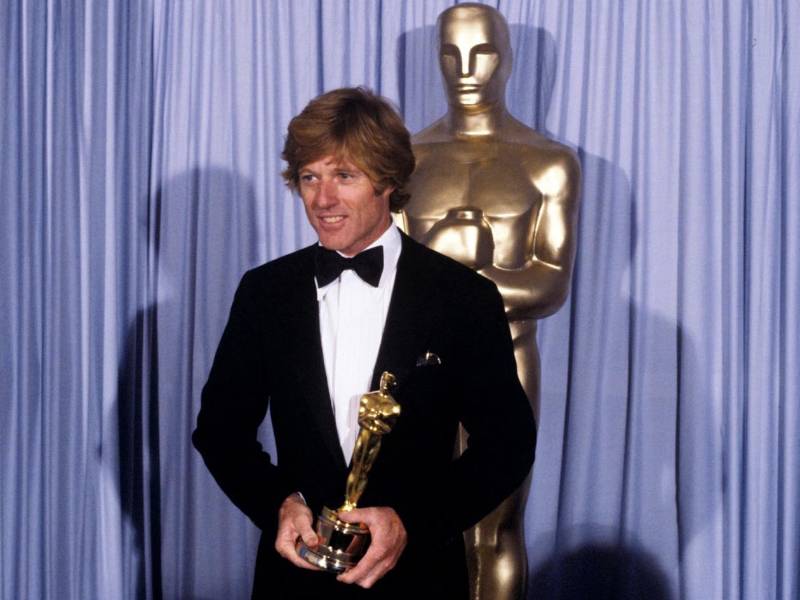 Redford ganó un premio Óscar en 1981 al mejor director por Gente corriente, una película sobre la desintegración de una familia de clase media alta tras la muerte de uno de los hijos.