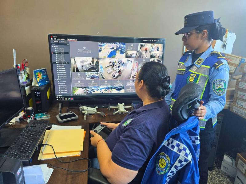 Mediante sobrevuelos estratégicos podrán detectar puntos críticos de tráfico, documentar infracciones como irrespetar semáforos en rojo.