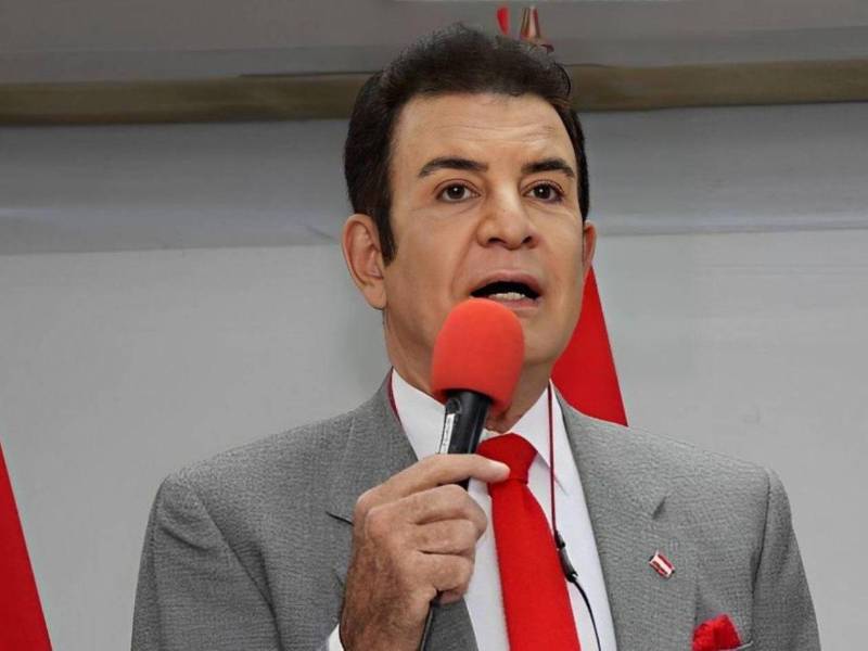 Fotografía de archivo del candidato presidencial del Partido Liberal, Salvador Nasralla.