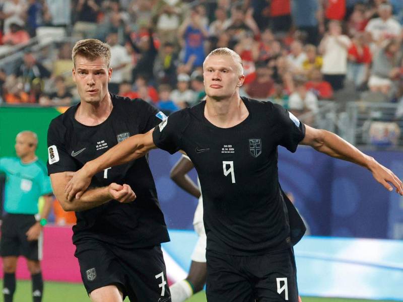 Jugadores de Noruega celebrando uno de los goles ante Senegal.
