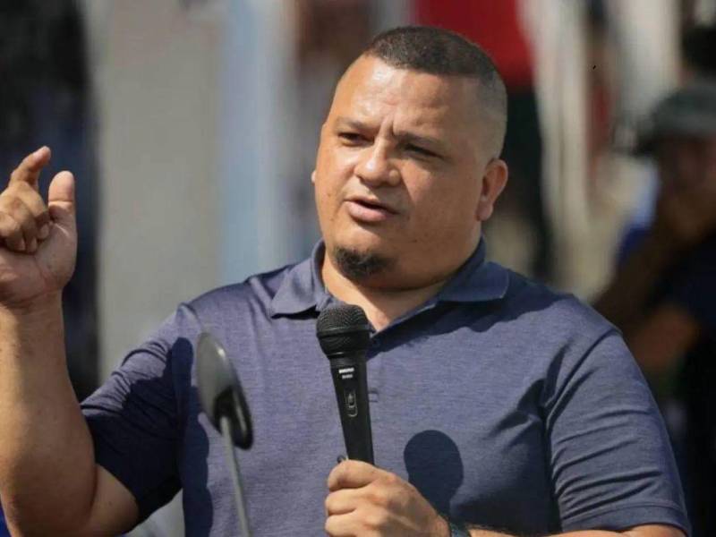 Iván Velásquez guarda prisión preventiva por delitos de lavado de activos y posesión de armas de uso prohibido.