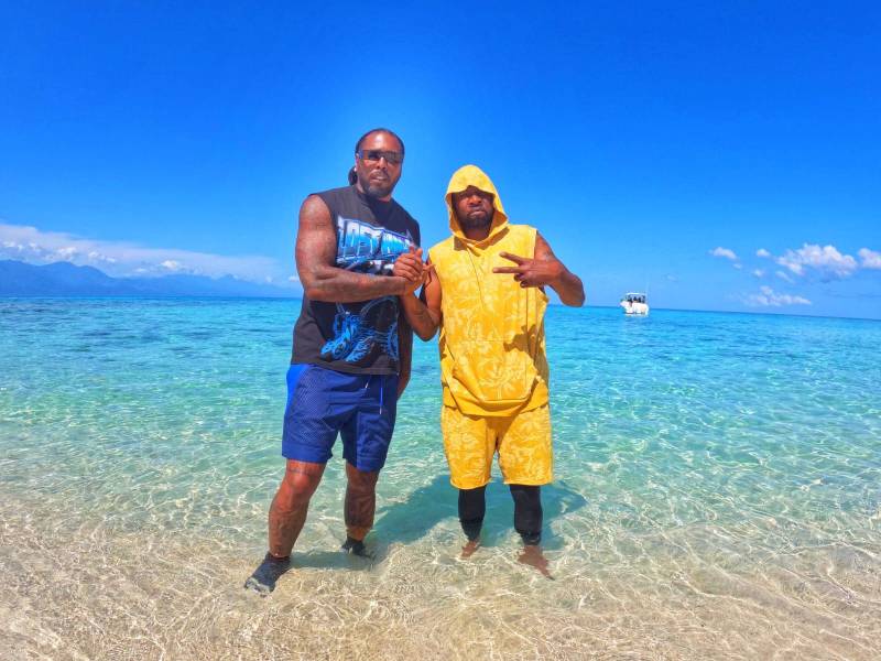 Demetrius Lil Meech Flenory Jr Y Moneybo, en uno de sus viajes a Cayos Cochinos.