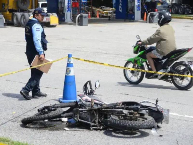 Las lluvias registradas en las últimas horas han provocado al menos 15 accidentes de tránsito en distintos sectores de San Pedro Sula.