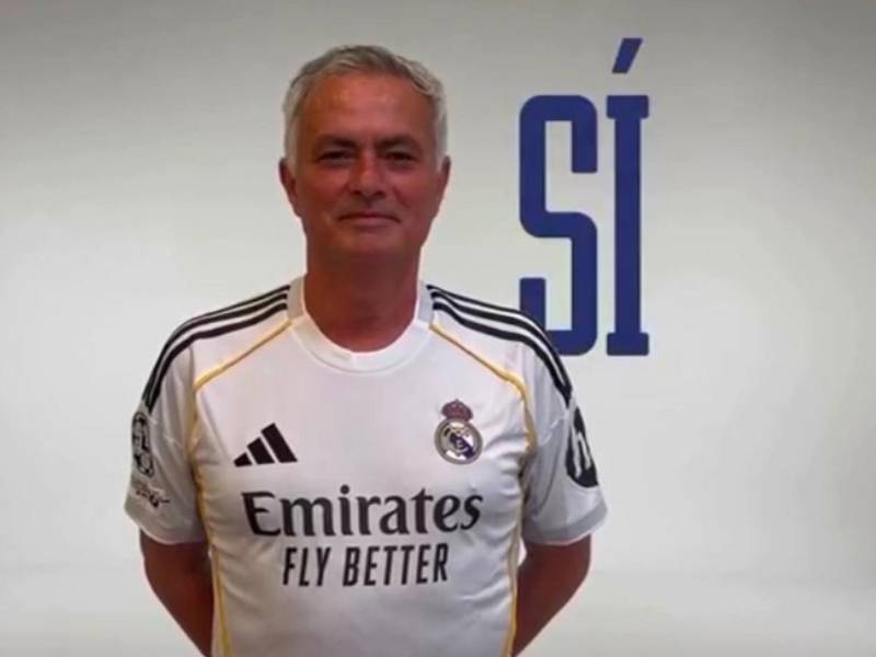 Mourinho es elegido por Florentino Pérez para al banquillo del Real Madrid.