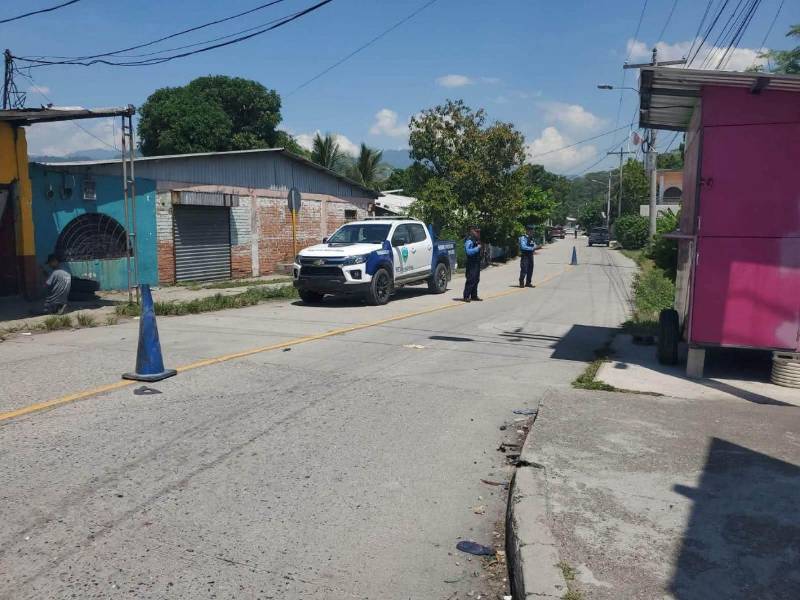 Además de mantener vigilancia en algunos institutos, la Policía Nacional desarrolla operativos en los alrededores de los centros escolares para disuadir hechos delictivos.