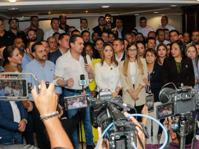 Tomás Zambrano y los diputados electos del Partido Nacional para el período 2026-2030.