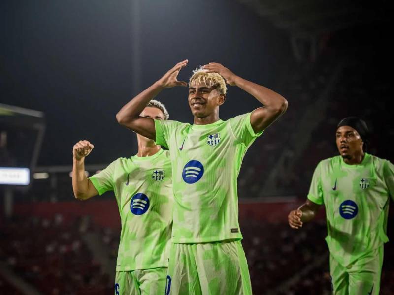 La celebración de Lamine Yamal tras su golazo que cerró el partido en Mallorca.