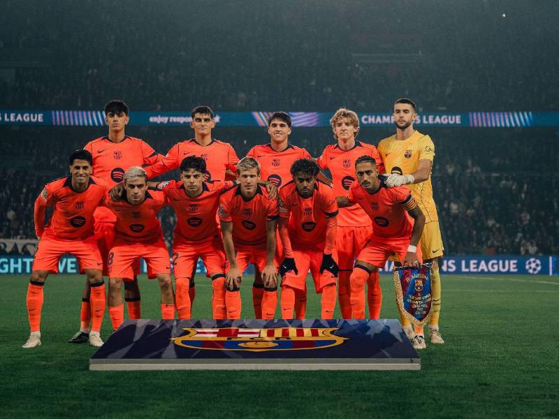 El 11 titular del FC Barcelona que mandó a la cancha Hansi Flick ante PSG.
