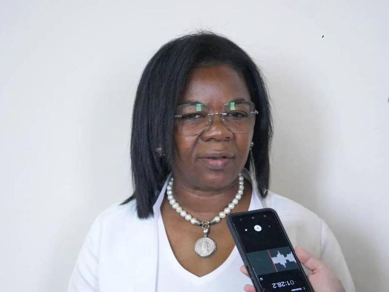 El contenido viral corresponde a un montaje hecho a partir de uno de los artes publicados por VTV —cuyo logotipo aparece en la imagen—, al que se le añadió una frase atribuida a la parlamentaria.