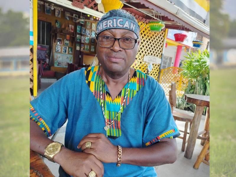 Foto reciente de Mando Ballesteros.