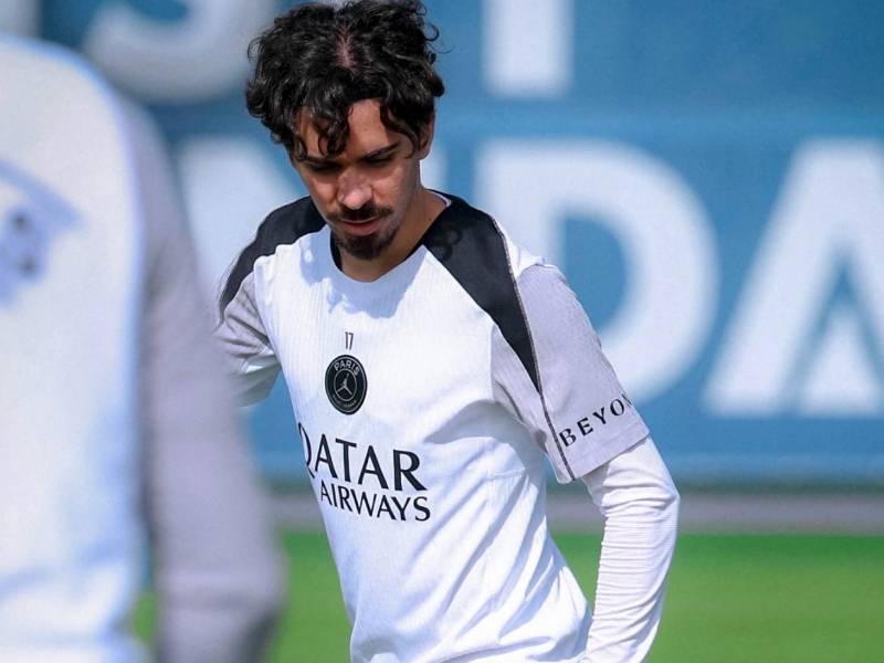 El centrocampista Vitinha se lesionó y hay alarma en el París Saint Germain.