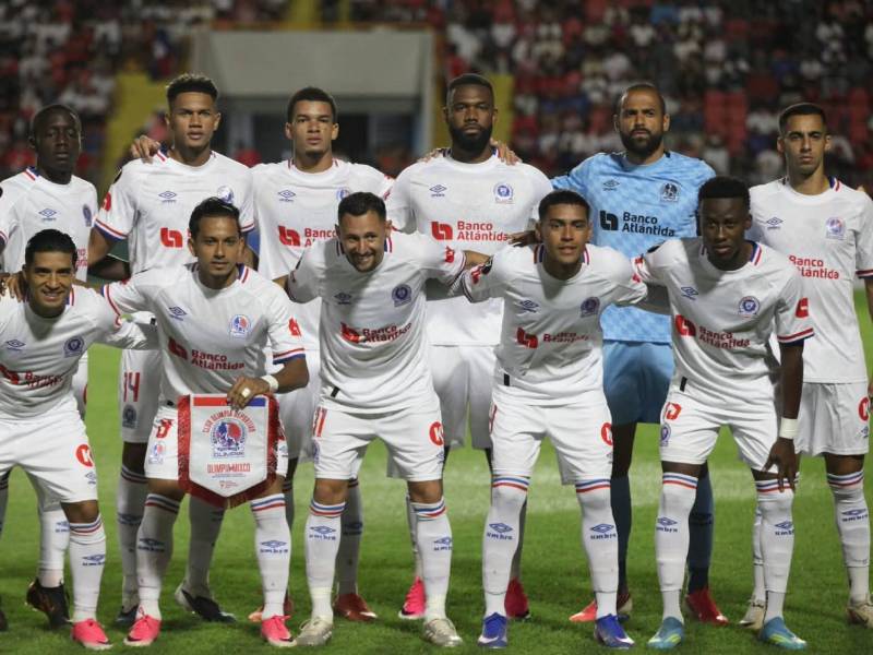 El 11 titular del Olimpia que mandó a la cancha Eduardo Espinel.