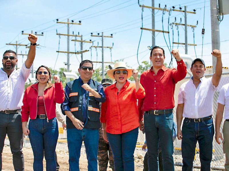 “Esta refundación debe de avanzar, no podemos detenerla”, dijo la presidenta Xiomara Castro.