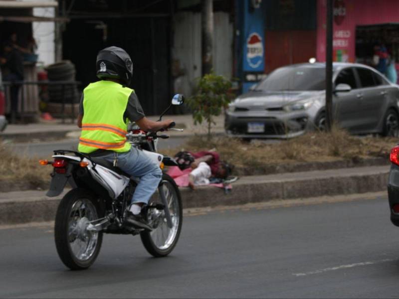 La norma tiene el propósito de prevenir accidentes y salvar vidas de quienes conducen motocicletas.