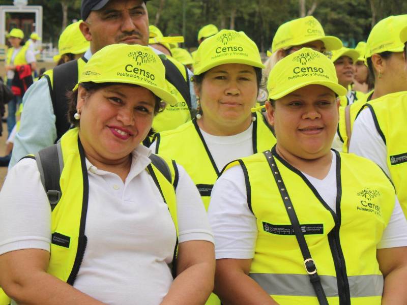 El personal portará chaleco, gorra y carnet con QR.