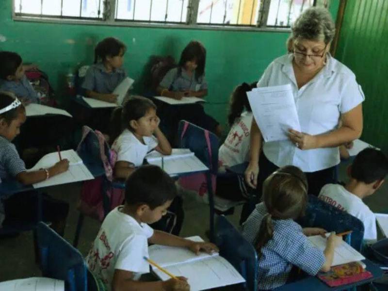 Los escolares recibirán más horas de matemáticas a la semana sin elevar su carga académica, dispuso la Secretaría de Educación.