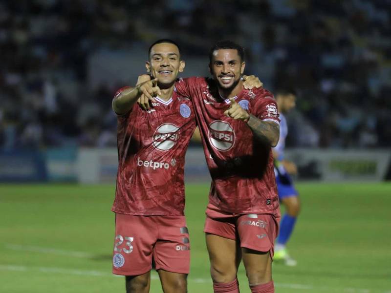Alejandro Reyes y Rodrigo Gómez, los anotadores de los primeros goles de Motagua ante Victoria.